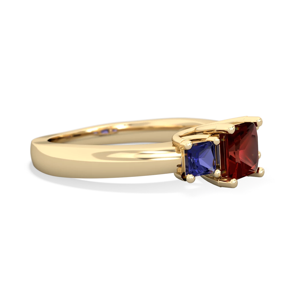 Garnet Three Stone Trellis 14K Yellow Gold ring R4015