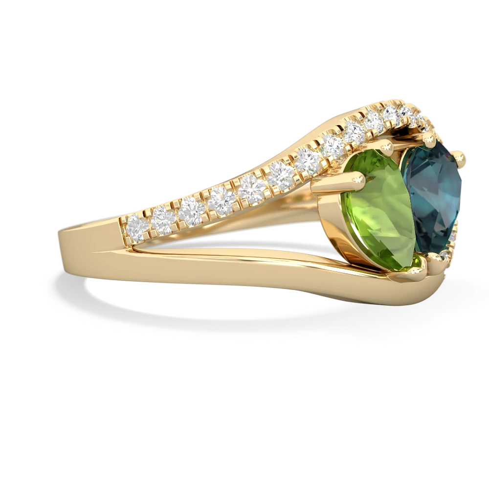 Peridot Nestled Heart Keepsake 14K Yellow Gold ring R5650