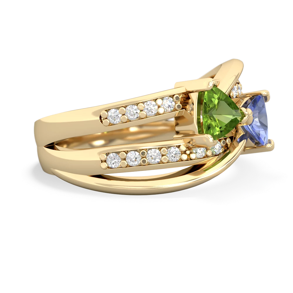 Peridot Bowtie 14K Yellow Gold ring R2360