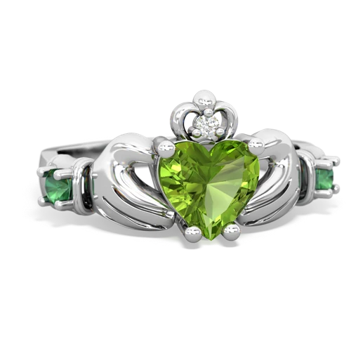 peridot-lab emerald claddagh ring
