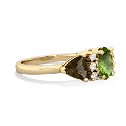 Peridot Antique Style Three Stone 14K Yellow Gold ring R2186